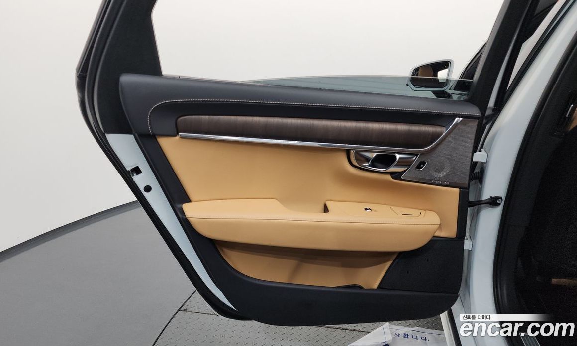 Volvo S90 фото 25