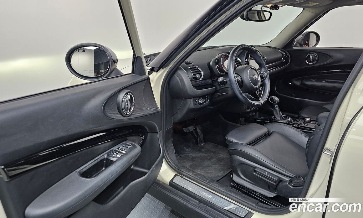 Mini Cooper Clubman фото 10