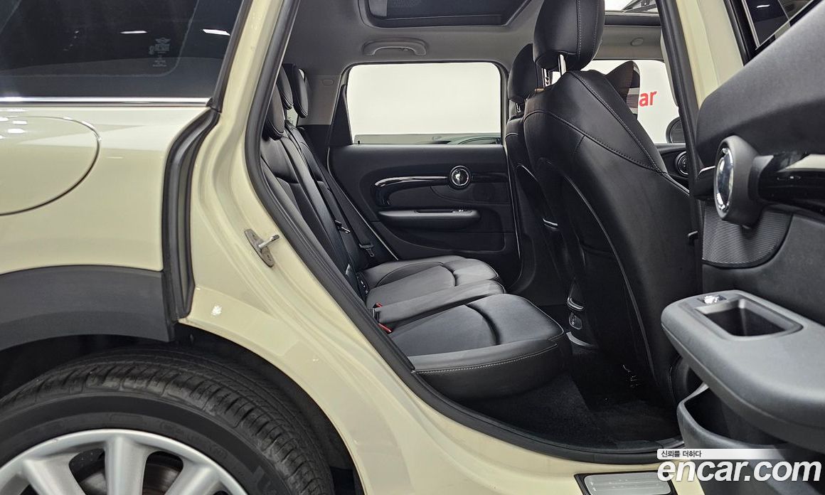 Mini Cooper Clubman фото 12