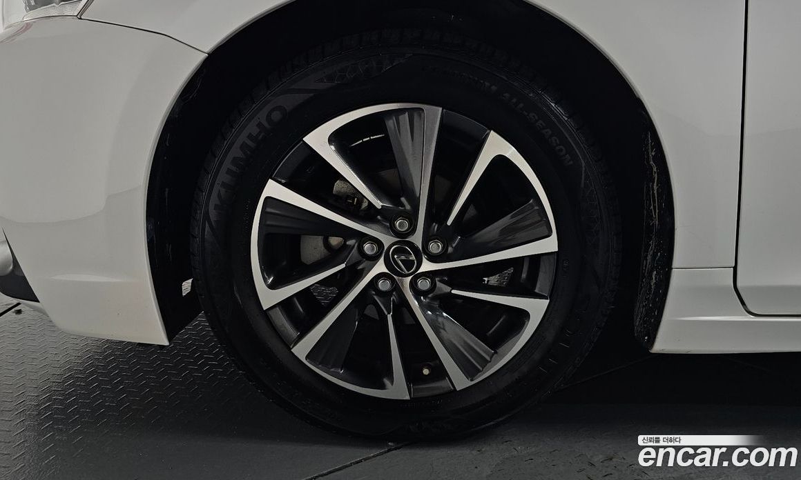 Lexus CT200h фото 4