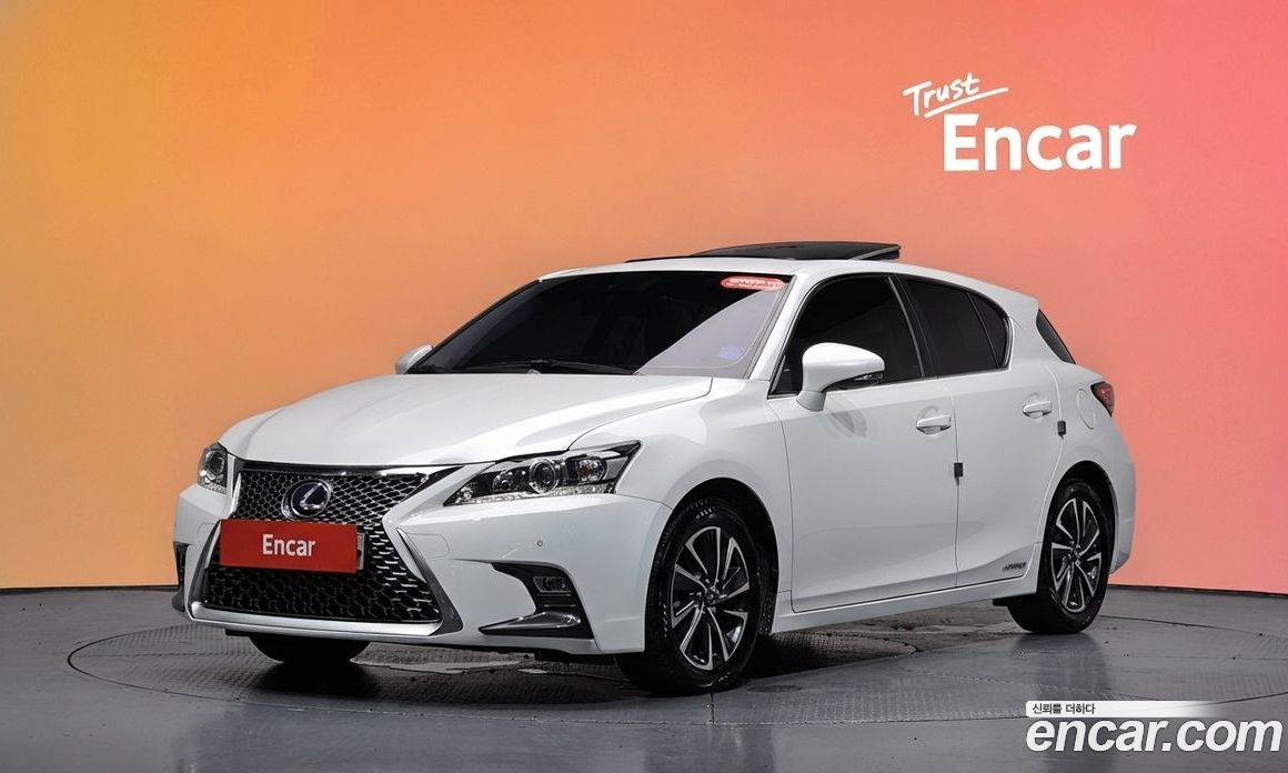 Lexus CT200h фото 20