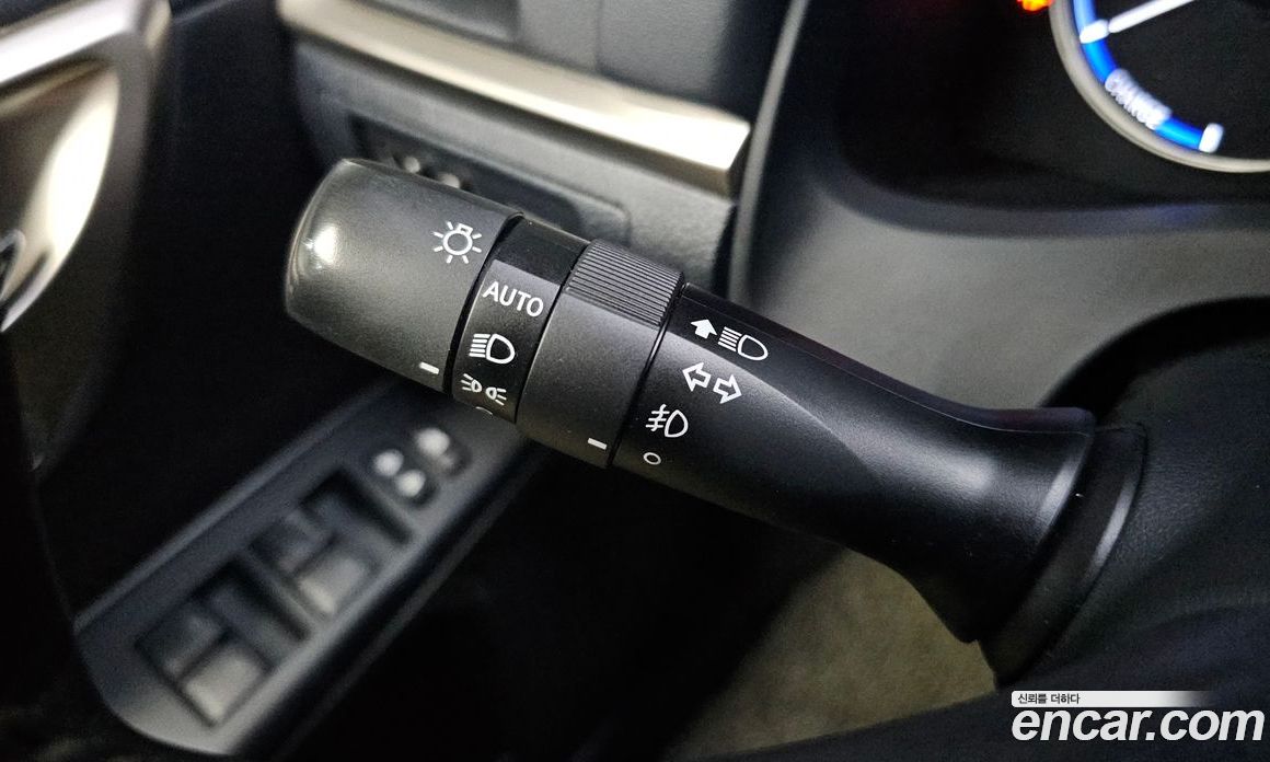 Lexus CT200h фото 29
