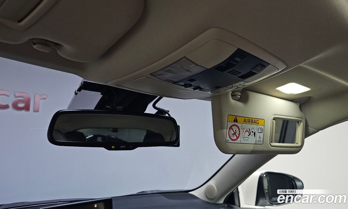 Lexus CT200h фото 31