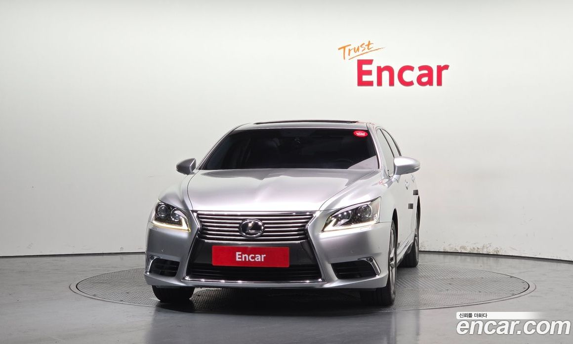 Lexus LS460 фото 3