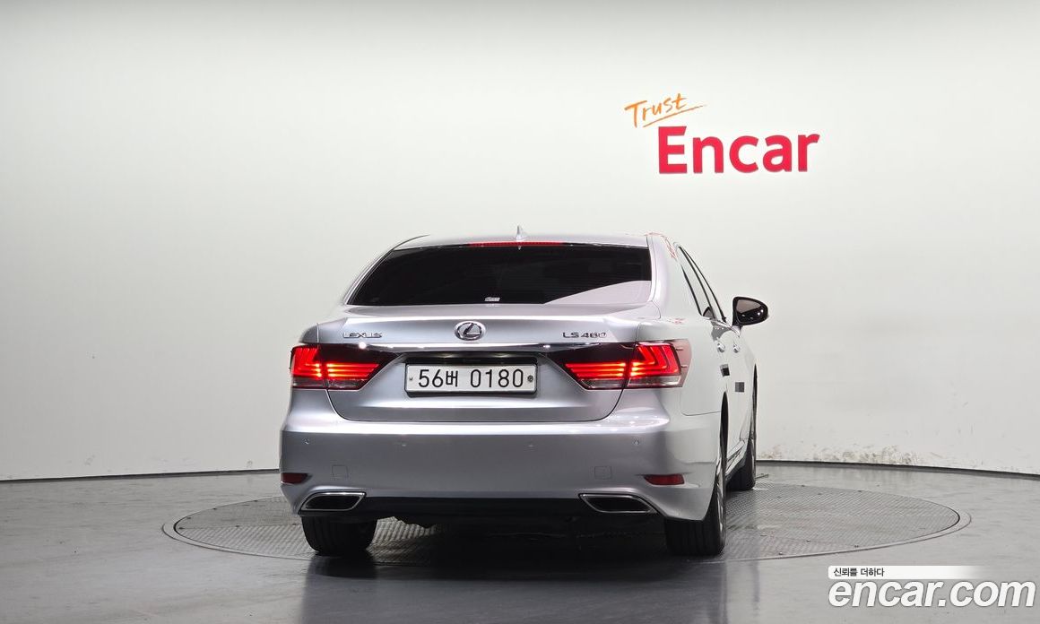 Lexus LS460 фото 4