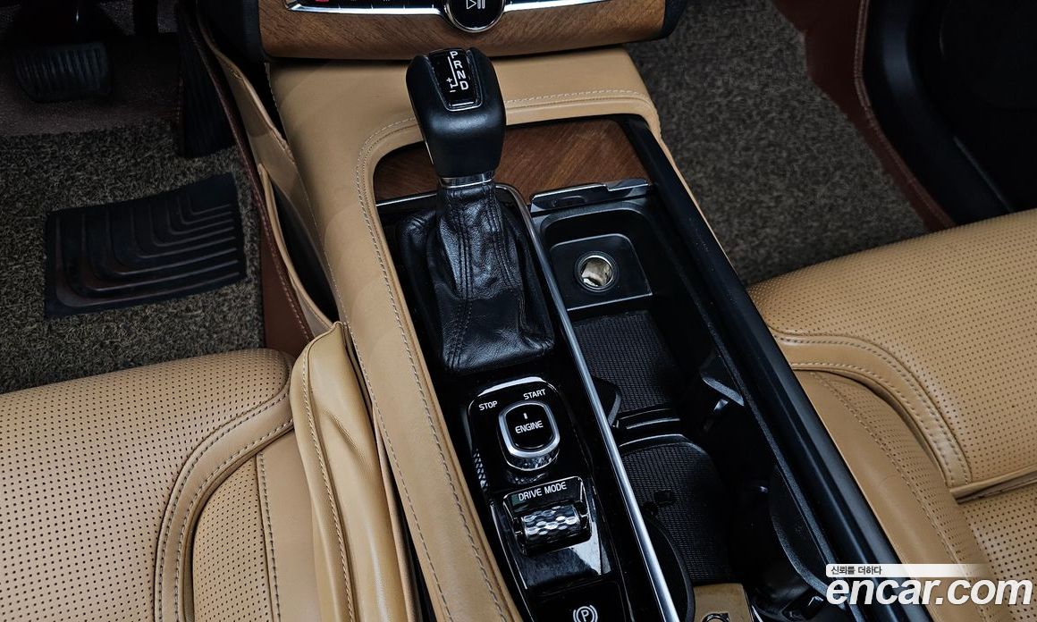 Volvo XC90 2nd Gen фото 9