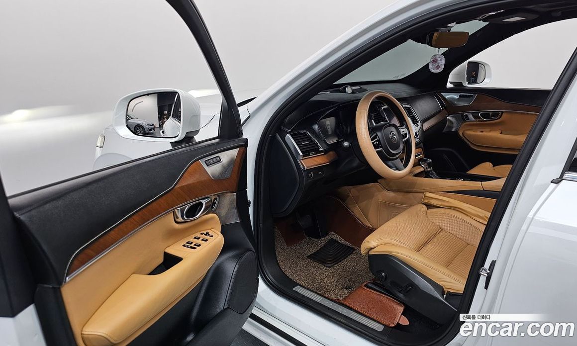 Volvo XC90 2nd Gen фото 10