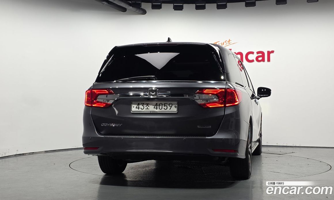 Honda Odyssey фото 4