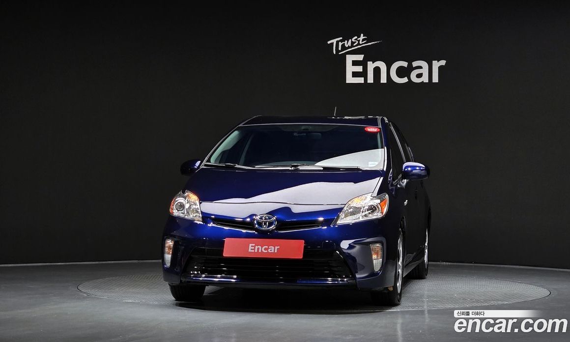 Toyota Prius фото 3