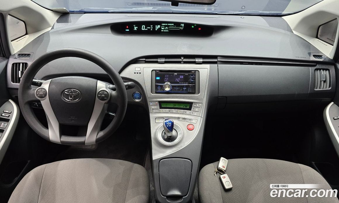 Toyota Prius фото 7
