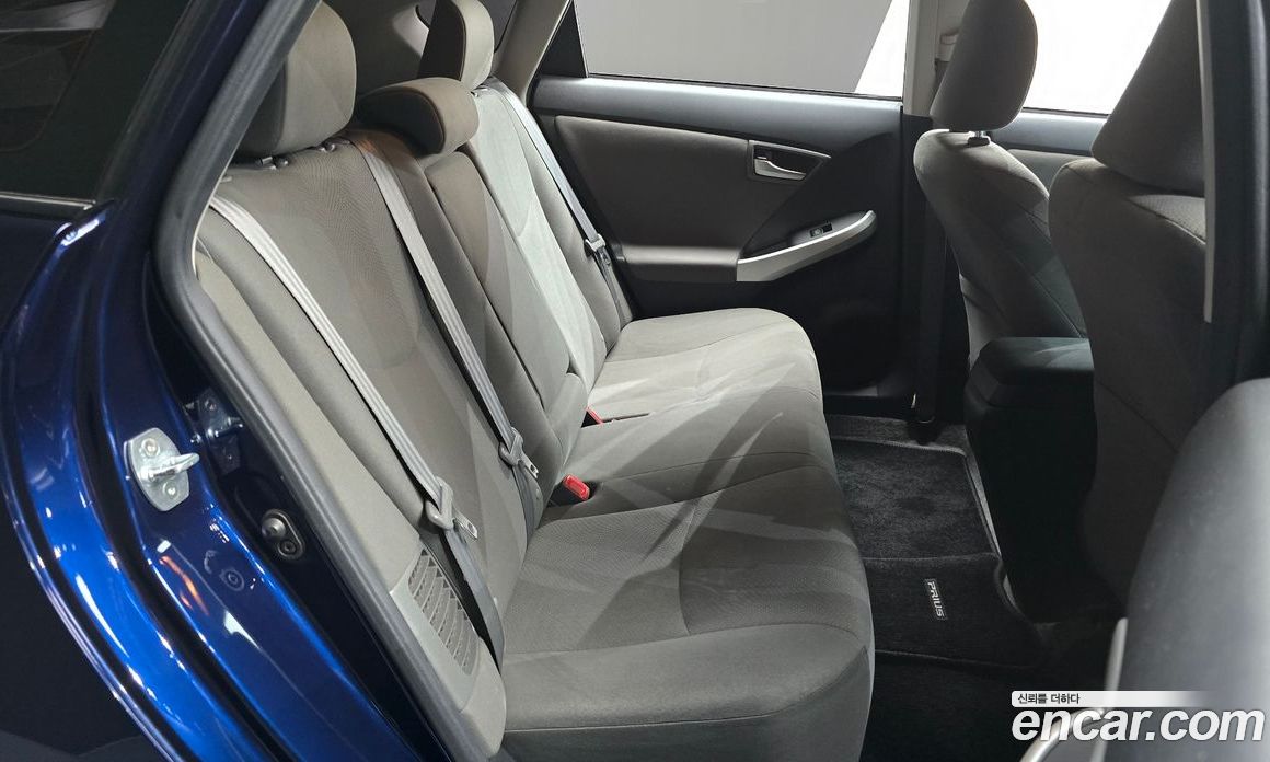 Toyota Prius фото 11