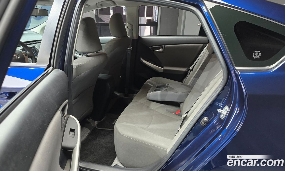Toyota Prius фото 12