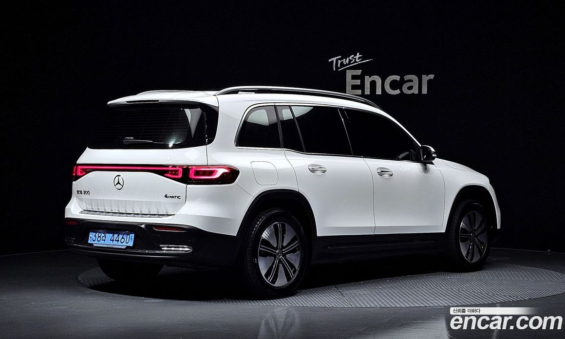 Mercedes-Benz EQB X243 фото 2