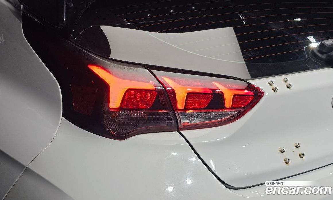 Hyundai Veloster (JS) фото 23
