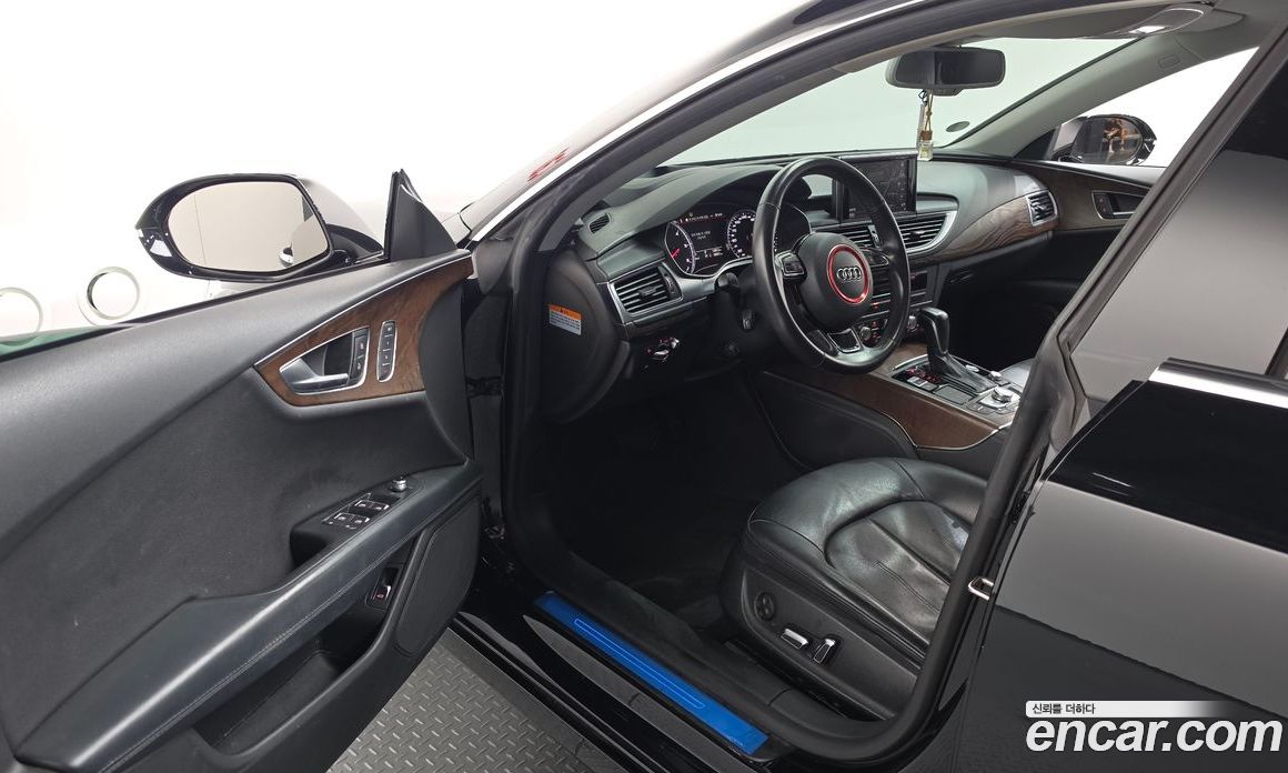 Audi A7 фото 10