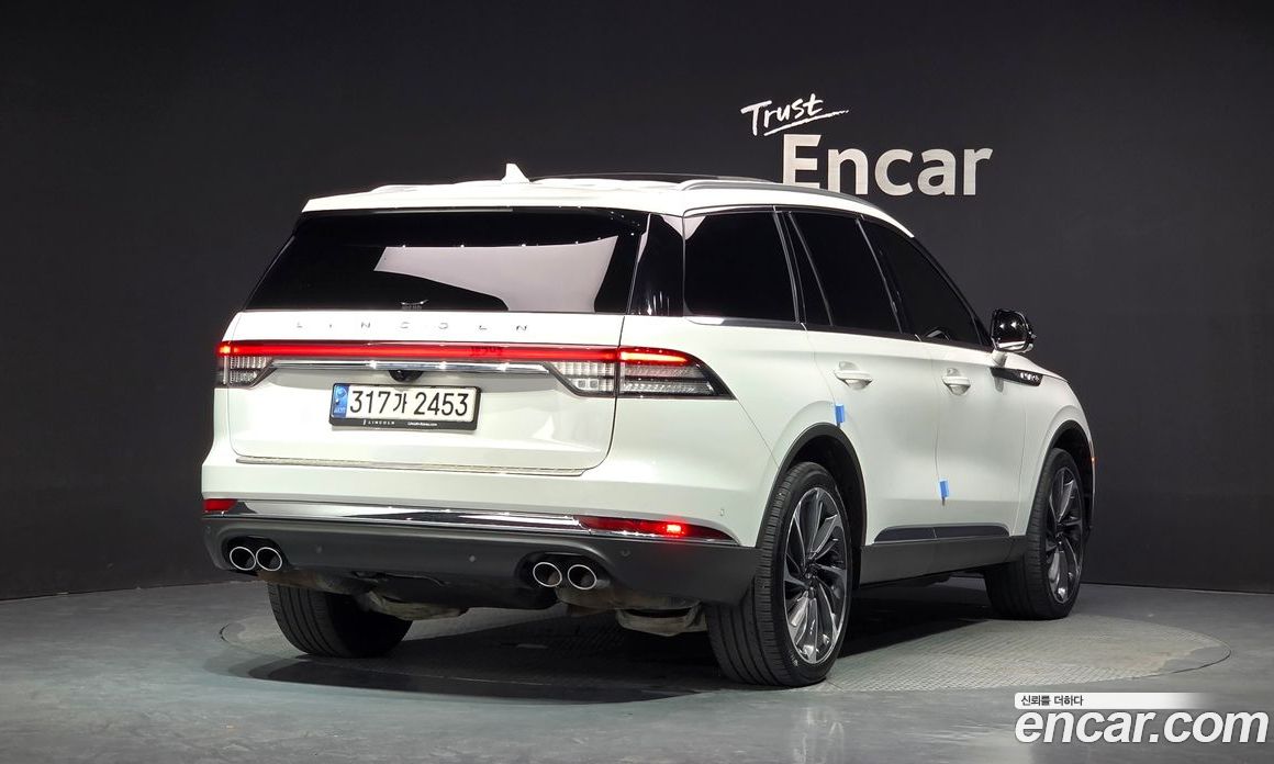 Lincoln Aviator 2nd Gen фото 2