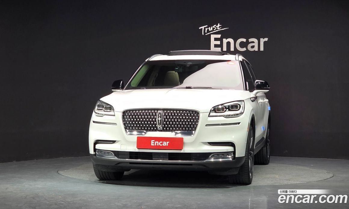 Lincoln Aviator 2nd Gen фото 3