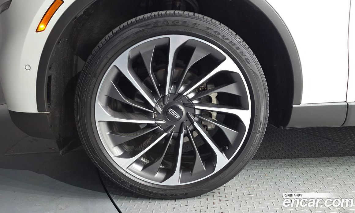Lincoln Aviator 2nd Gen фото 5