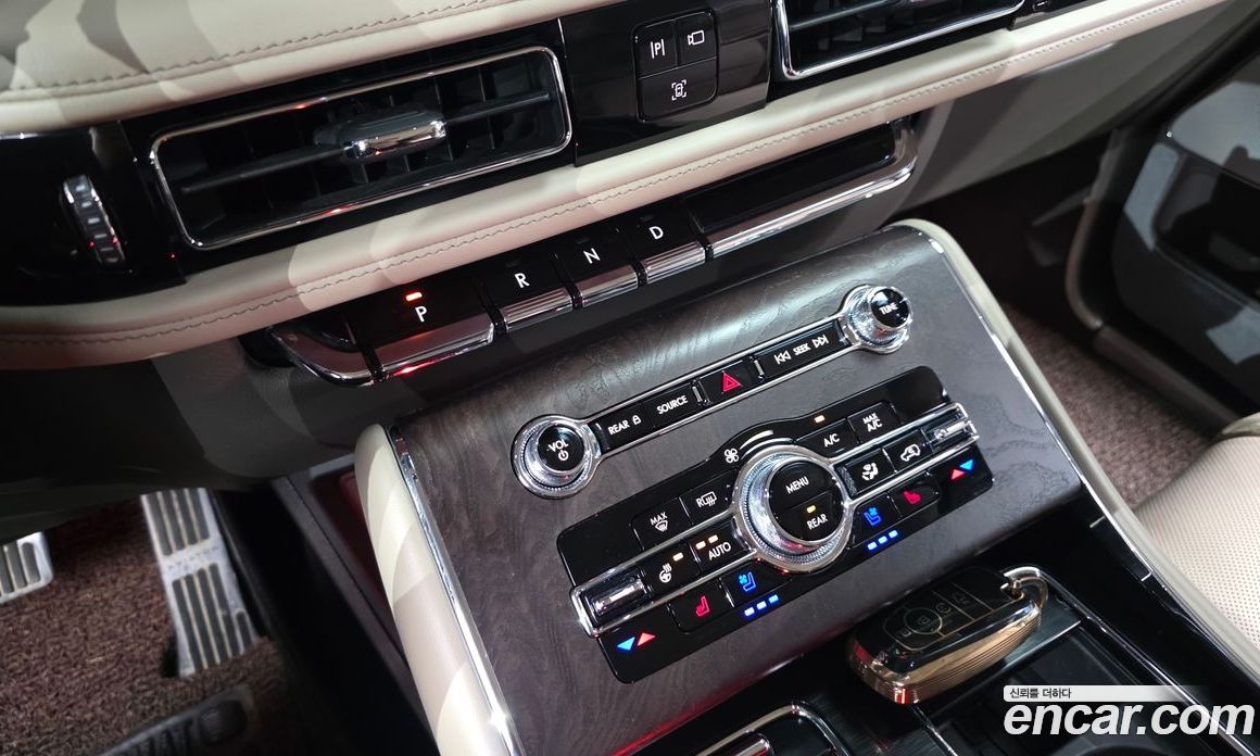 Lincoln Aviator 2nd Gen фото 9