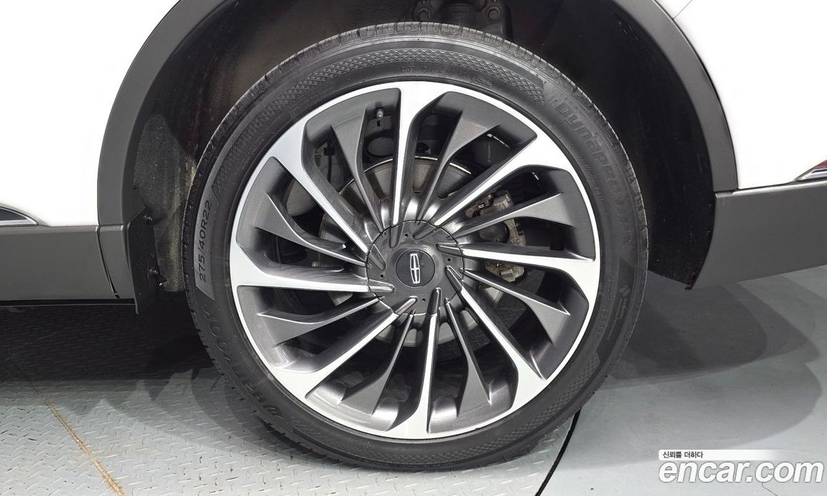 Lincoln Aviator 2nd Gen фото 21