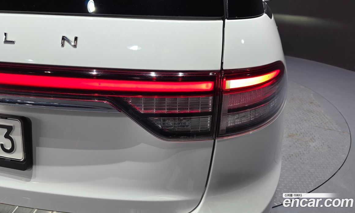 Lincoln Aviator 2nd Gen фото 23