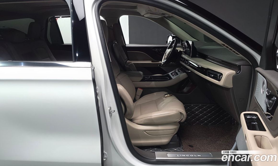 Lincoln Aviator 2nd Gen фото 26