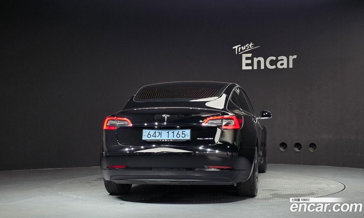 Tesla Model 3 фото 4