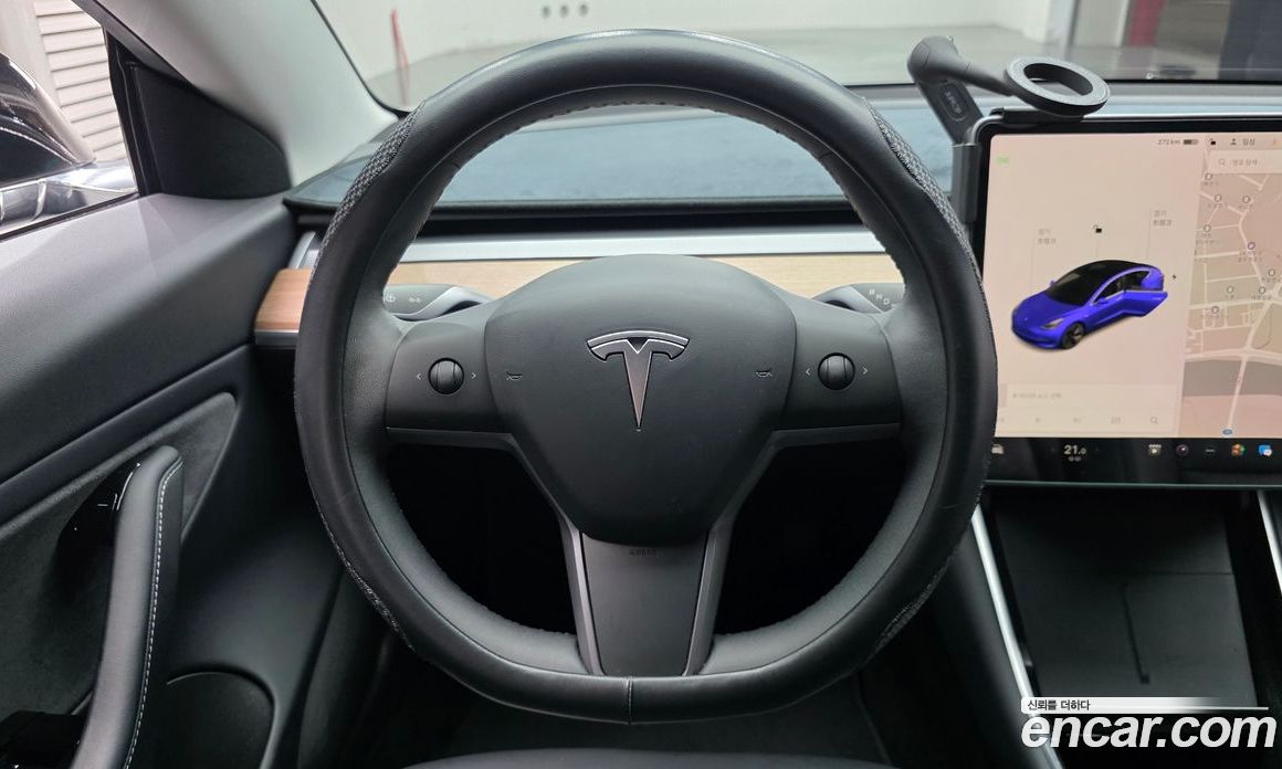 Tesla Model 3 фото 13