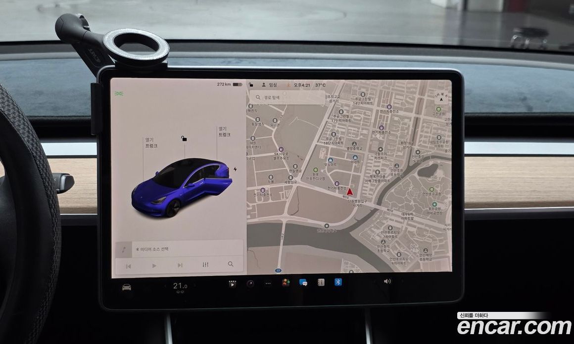 Tesla Model 3 фото 15
