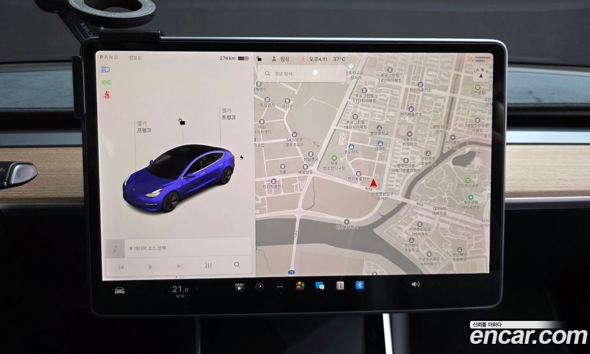 Tesla Model 3 фото 16