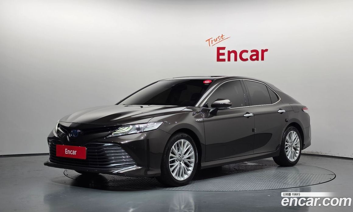 Toyota Camry (XV70)