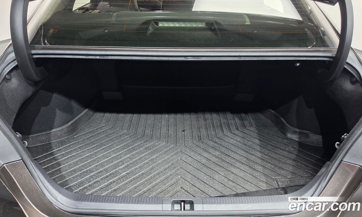 Toyota Camry (XV70) фото 18