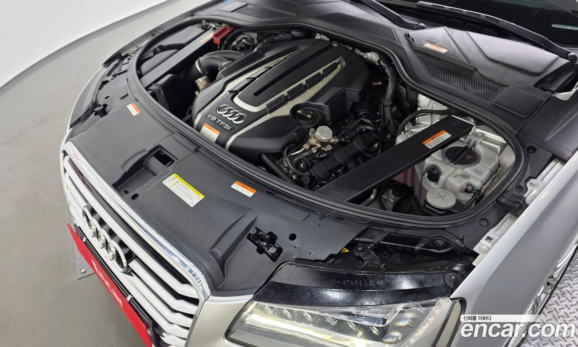Audi A8 (D4) фото 6