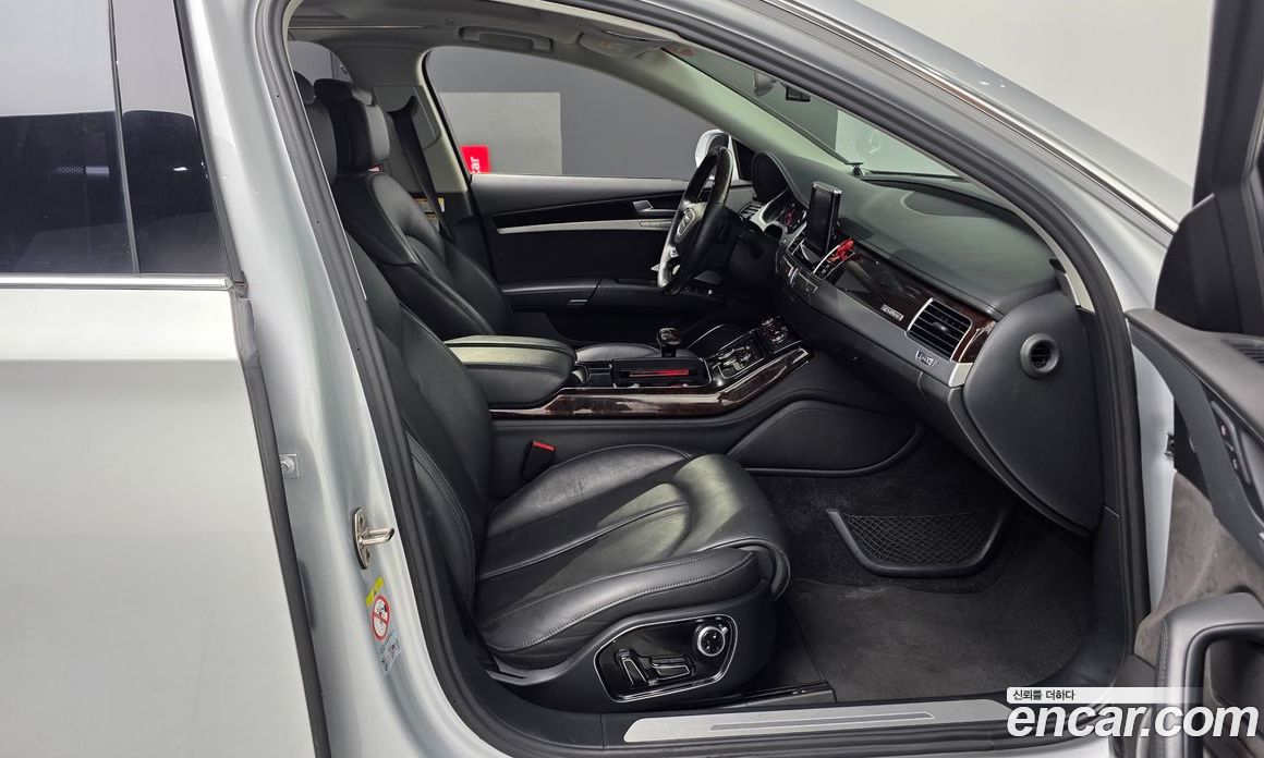 Audi A8 (D4) фото 11