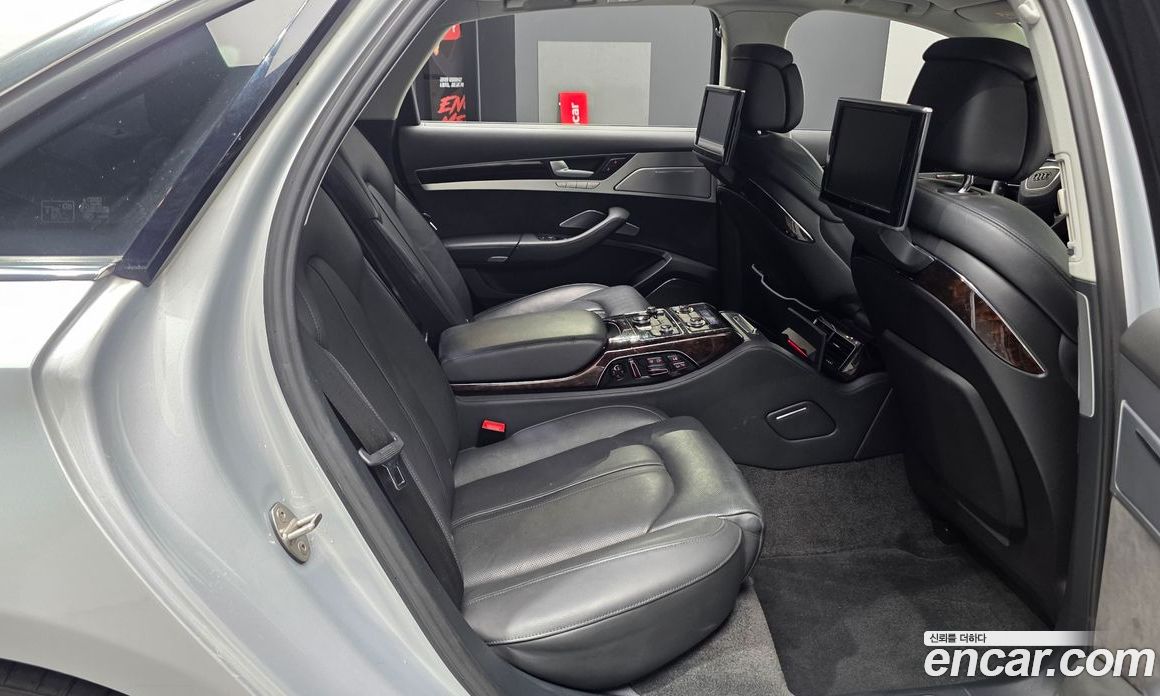 Audi A8 (D4) фото 12