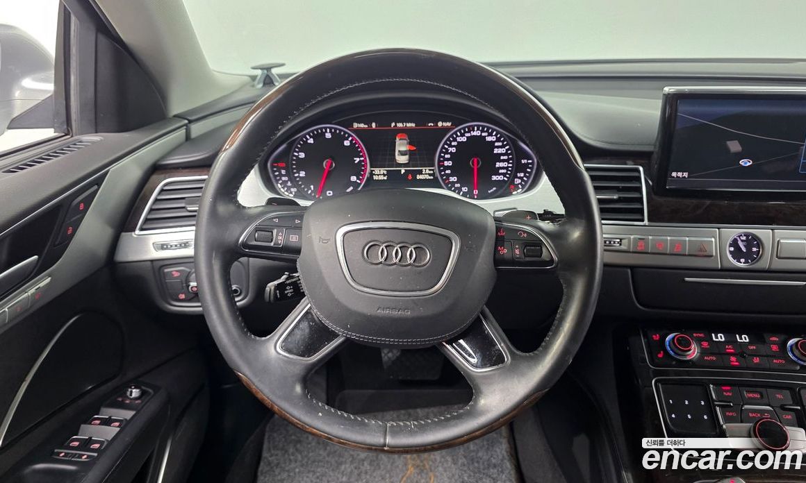 Audi A8 (D4) фото 13