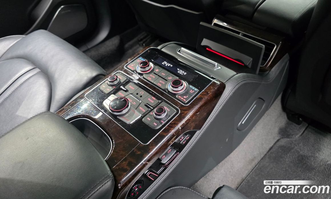 Audi A8 (D4) фото 18