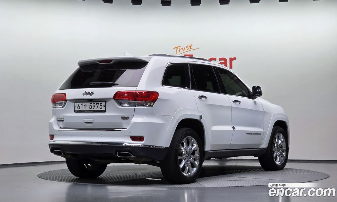 Jeep Grand Cherokee (WK) фото 2