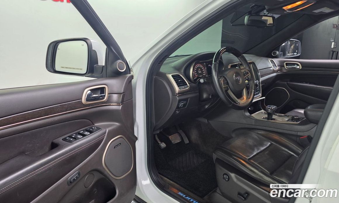Jeep Grand Cherokee (WK) фото 10