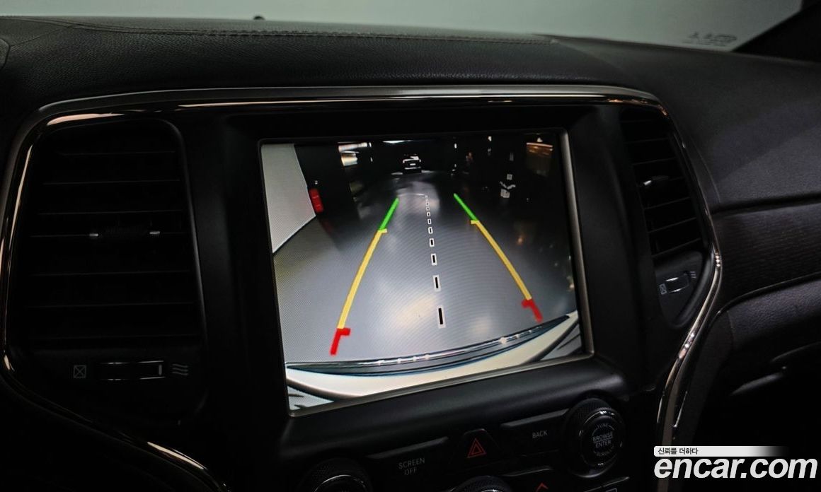 Jeep Grand Cherokee (WK) фото 15
