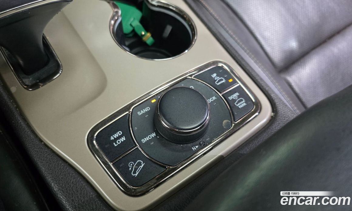 Jeep Grand Cherokee (WK) фото 17