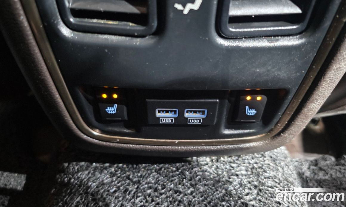 Jeep Grand Cherokee (WK) фото 19