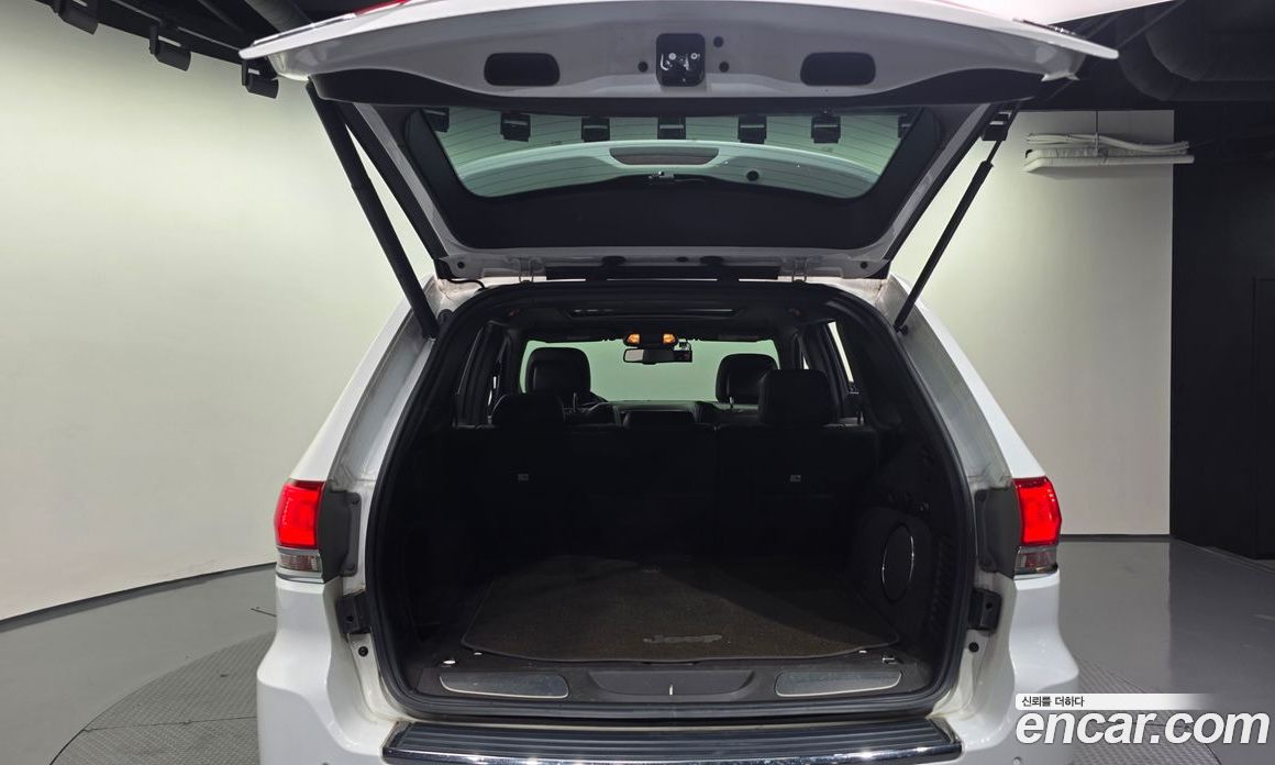 Jeep Grand Cherokee (WK) фото 20