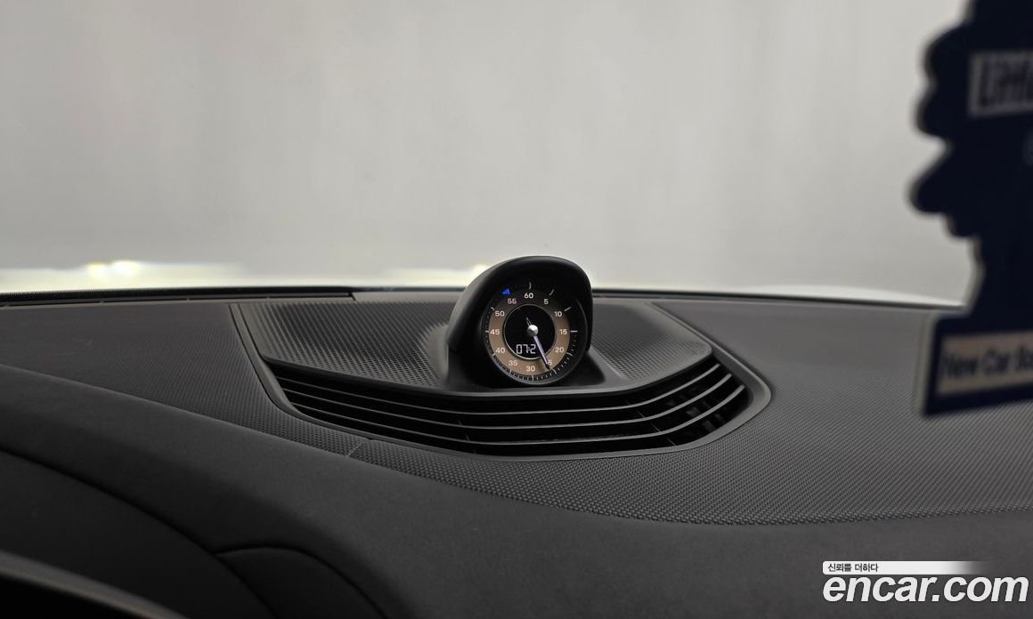 Porsche Taycan фото 38