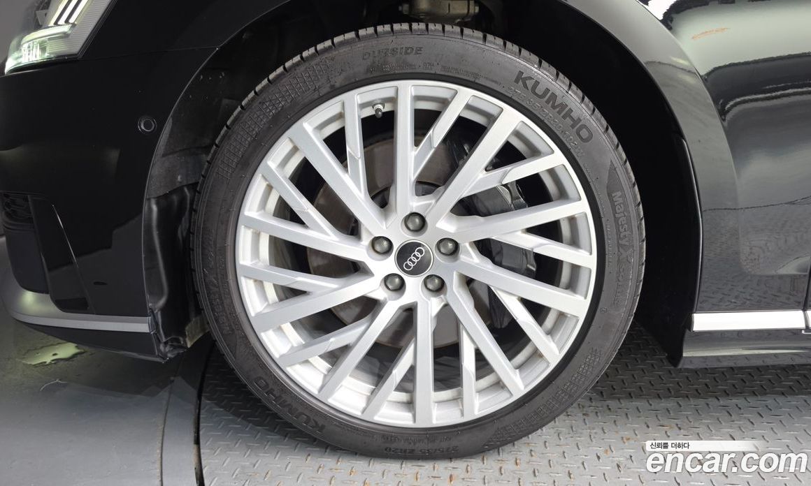 Audi A8 (D5) фото 5