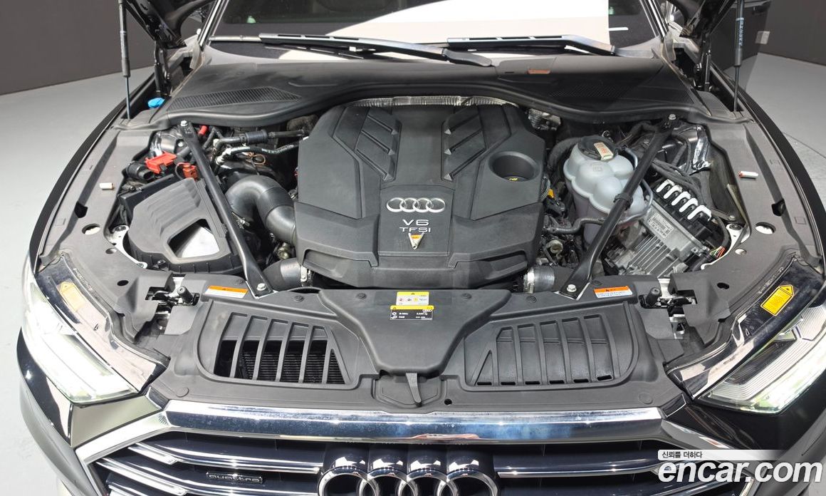 Audi A8 (D5) фото 6