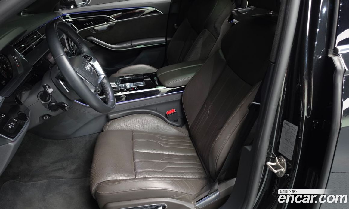 Audi A8 (D5) фото 10