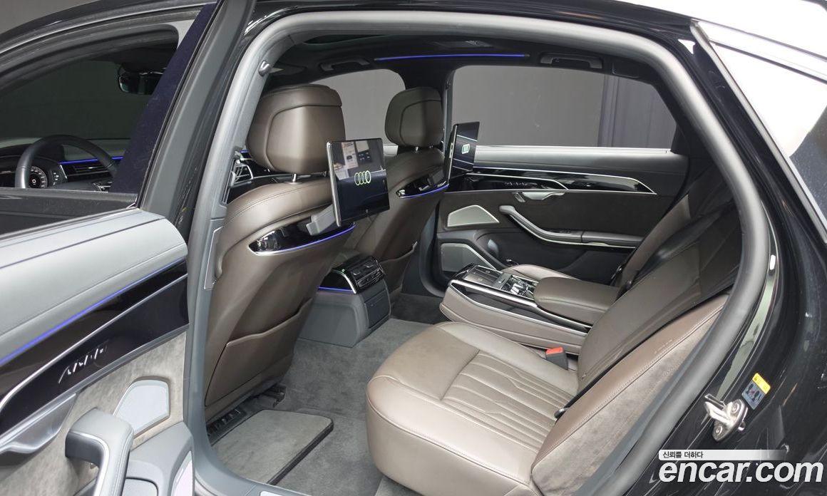 Audi A8 (D5) фото 12