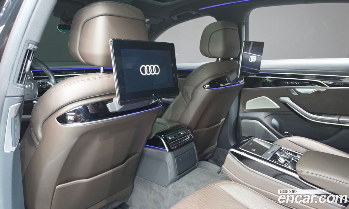Audi A8 (D5) фото 15