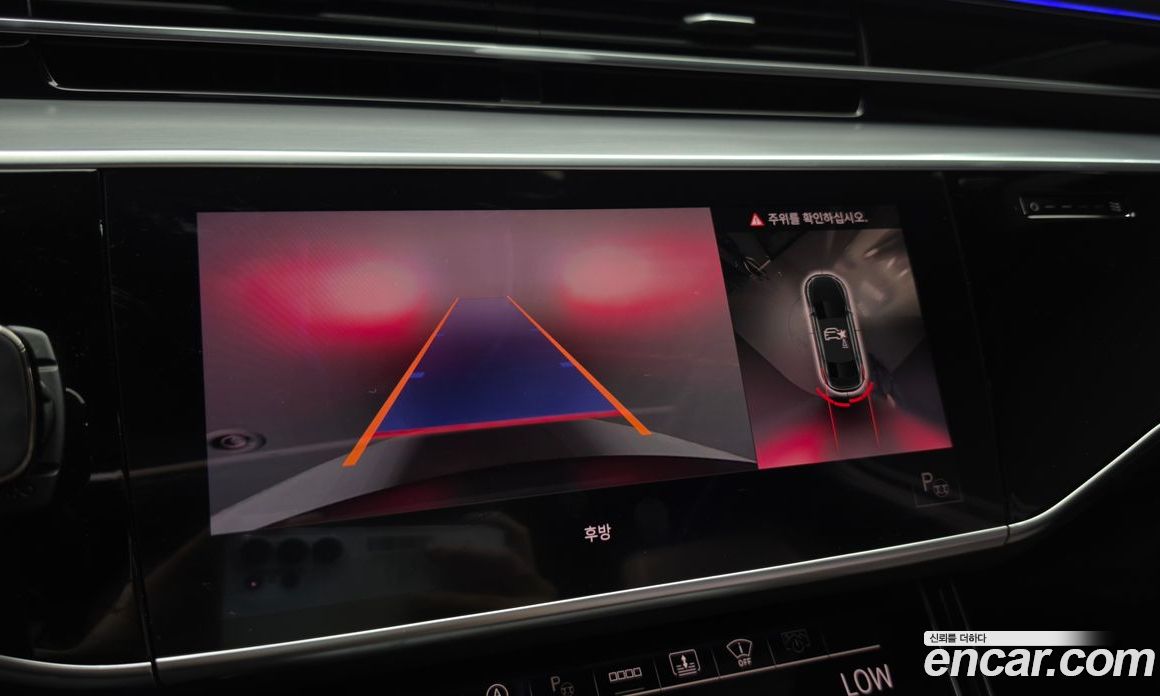 Audi A8 (D5) фото 16